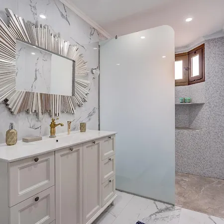 Natali ,luxury 3-levels Large On Tenerife, Ocean View, Private Poo L& Barbecue Area